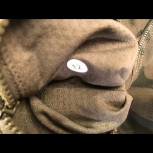 Lululemon Forme Jacket-Savasana Green Camo, Sz 12 - Picture 5 of 7